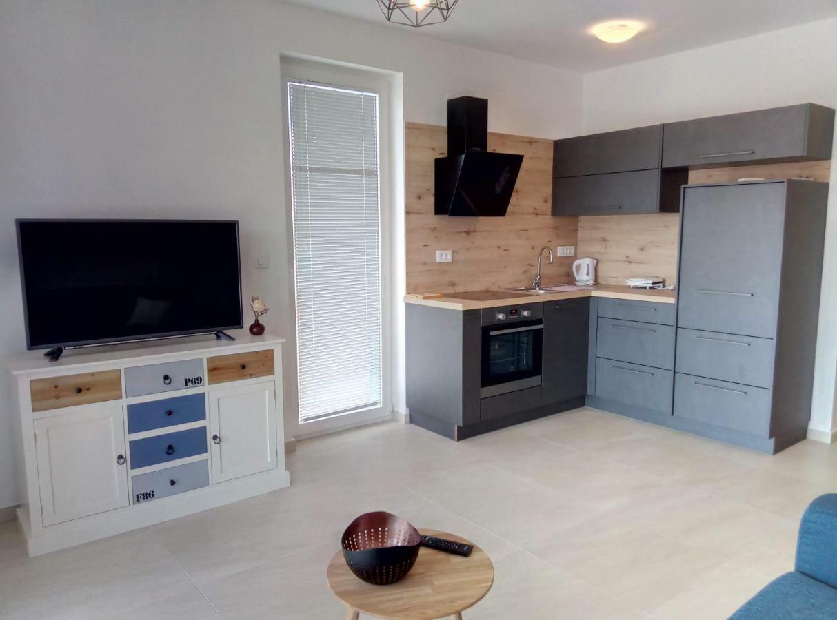 Lorena Cres Extérieur photo