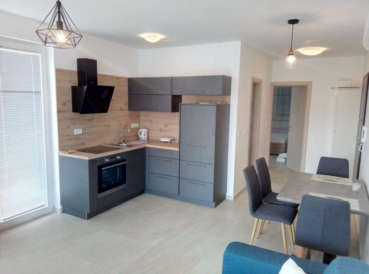 Lorena Cres Extérieur photo