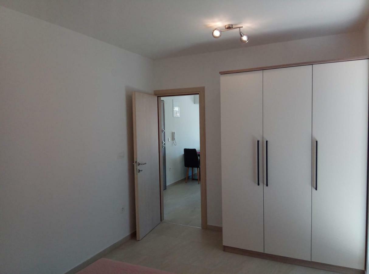 Lorena Cres Extérieur photo